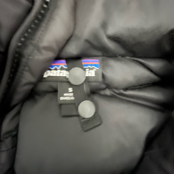 Patagonia Black Hooded Puffer Jacket - Picture 4 of 4